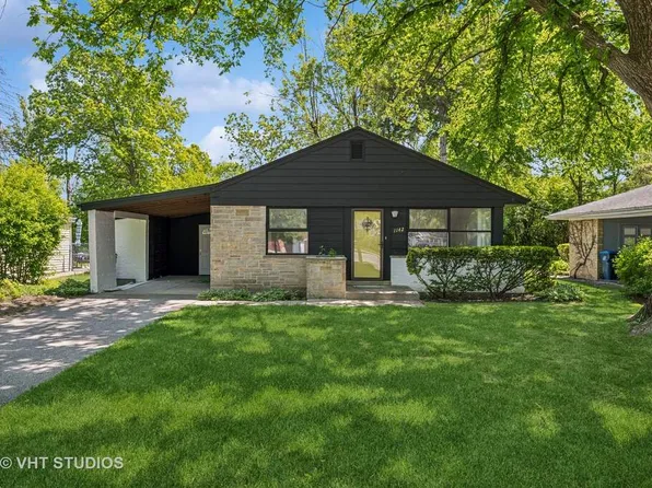 1142 Whitfield Rd, Northbrook, IL 60062