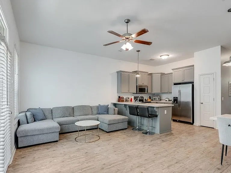 7228 Quail Hollow Dr — Photo 4