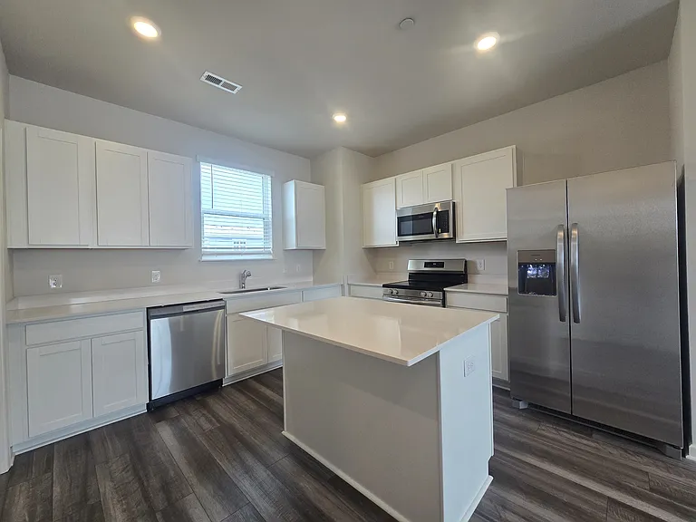 701 Taylor Dr #1 — Photo 5