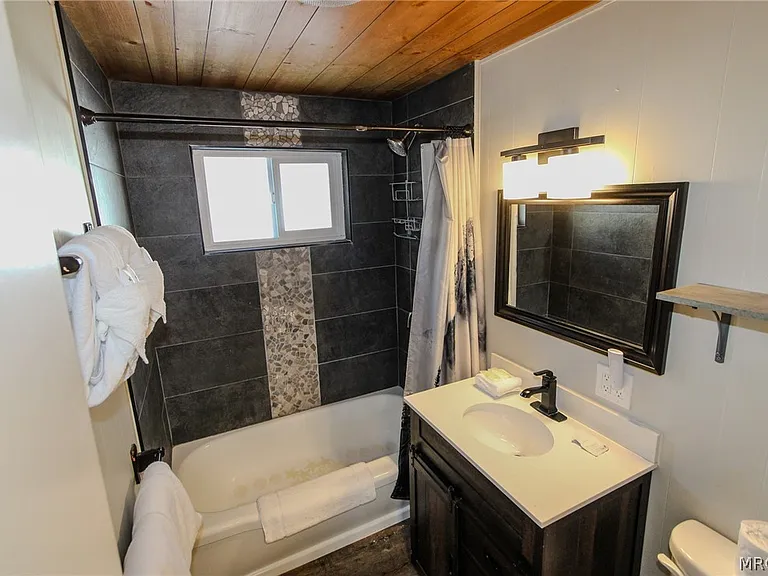 42830 Cougar Rd #UPPER — Photo 12