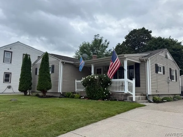 1700 Eggert Rd, Amherst, NY 14226