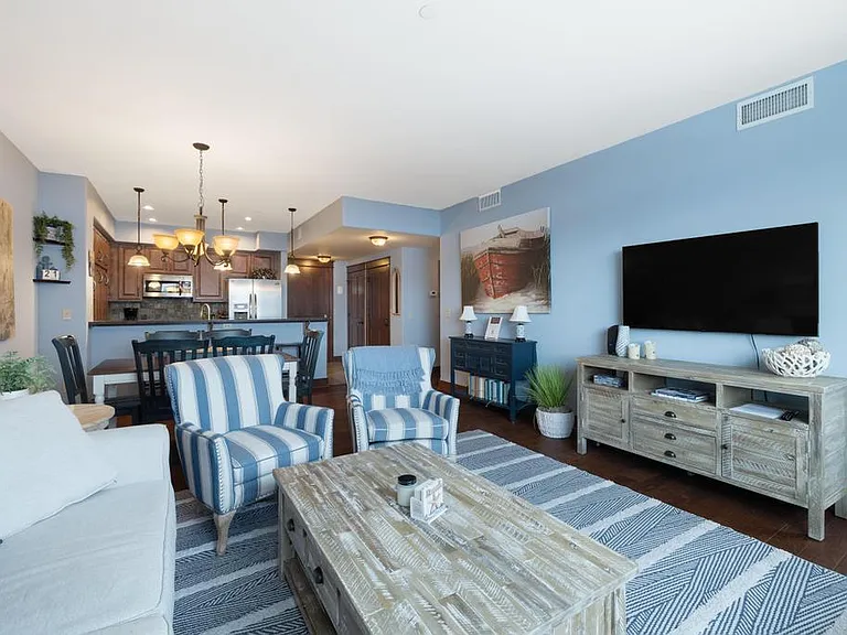 2050 N Main St #222 — Photo 13
