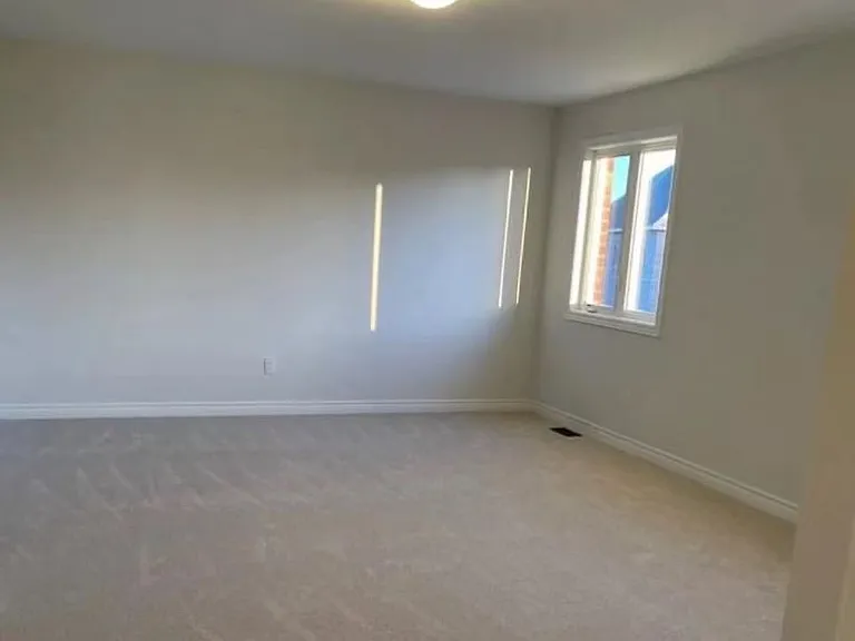 49 Bud Leggett Cres #ROOM — Photo 8