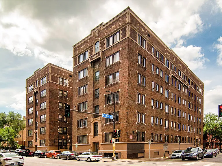 The Buckingham Apartments — Photo 22
