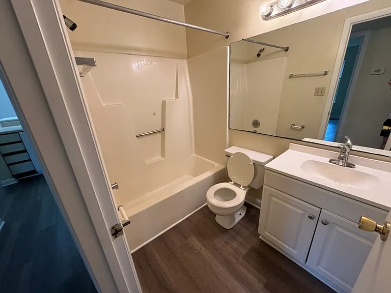 1215 Progress St NW #B — Photo 6