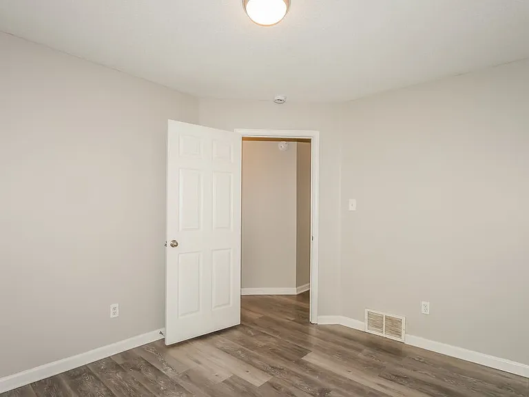 8280 Dexter Ridge Cv E — Photo 11