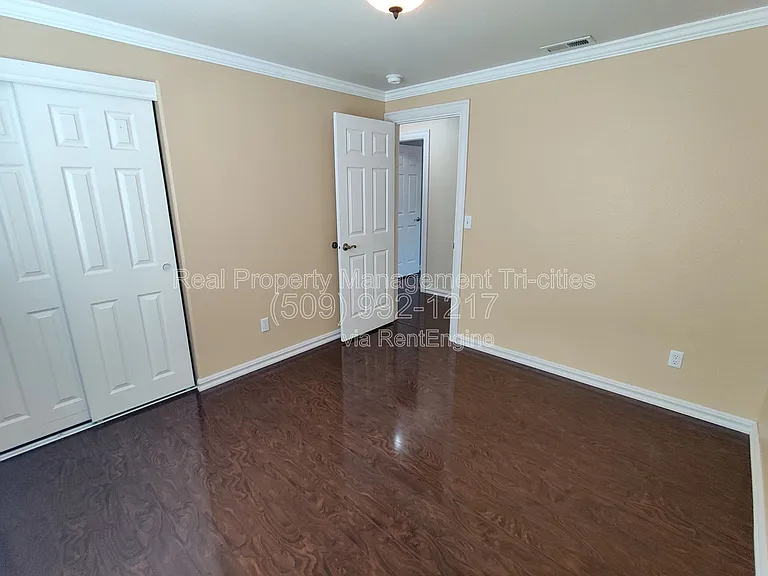 7912 Redonda Dr — Photo 13