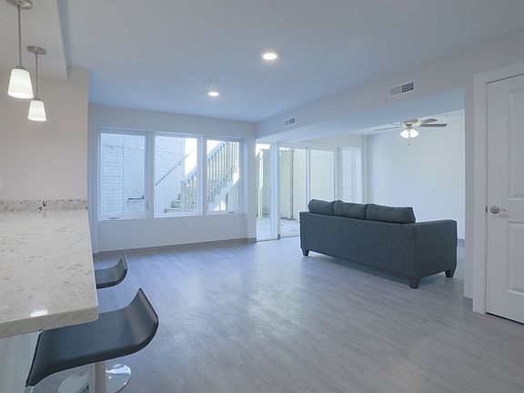 4th image of 408 W Green St #B1