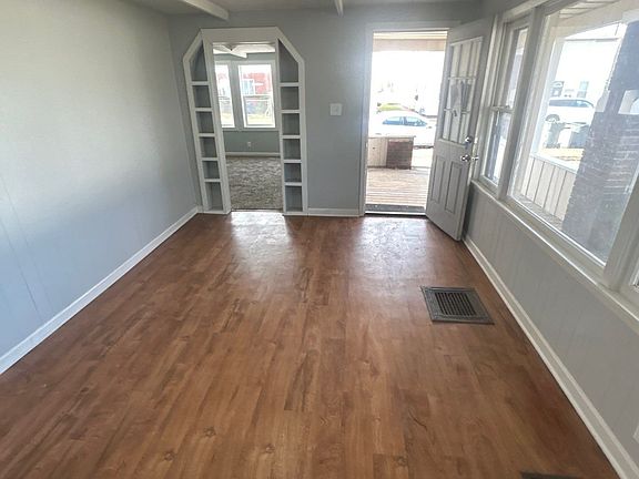 2nd image of 418 S Jackson St #1