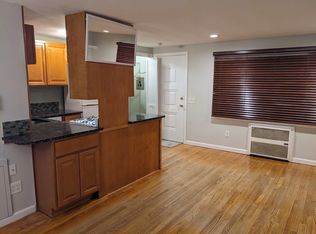 35 Park Avenue Ct APT 2, West Springfield, MA 01089