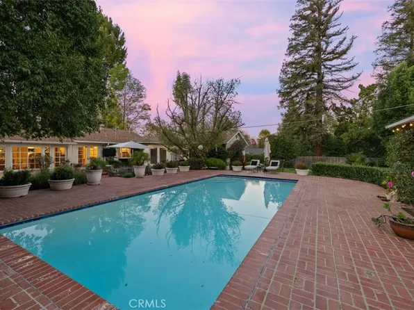 5132 Quakertown Ave, Woodland Hills, CA 91364