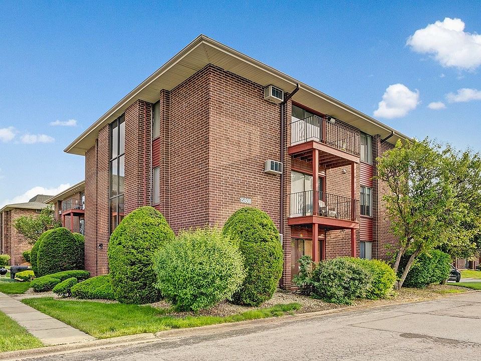 1st image of 15808 Terrace Dr Unit Ro3