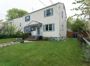 585 Ellis Pl, Woodbridge, NJ 07095