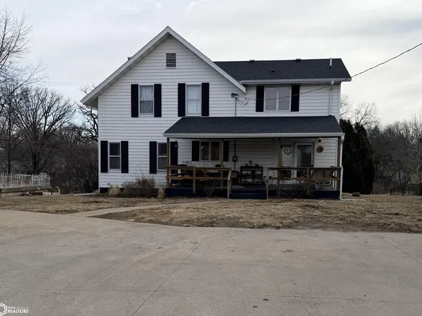 102 Forest Dr, Fairfield, IA 52556