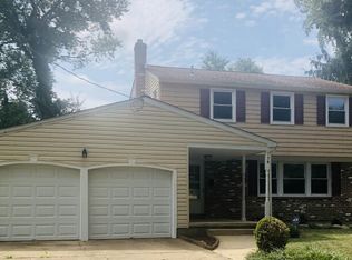 138 Thornhill Rd, Cherry Hill, NJ 08003