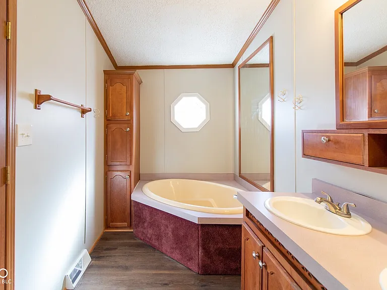 318 N Harrison St — Photo 13