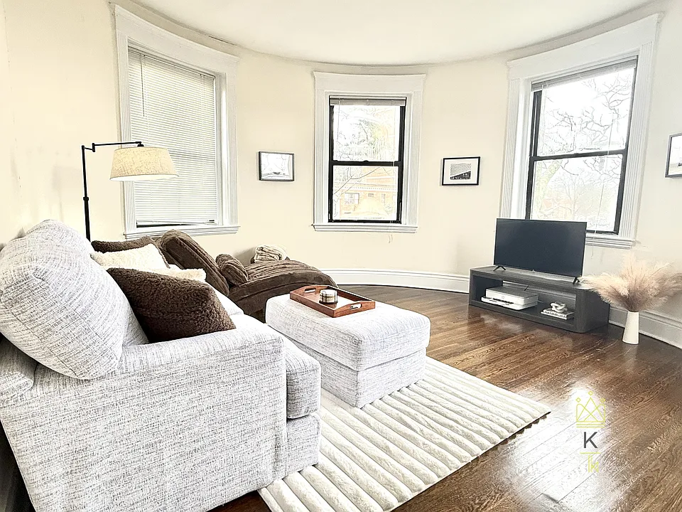 1963 Commonwealth Ave #7
