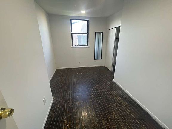 5th image of 308 W Wildey St #2
