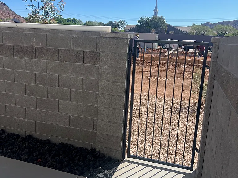 1817 Livy Ln — Photo 23