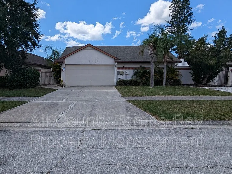 10914 Landon Ln — Photo 1