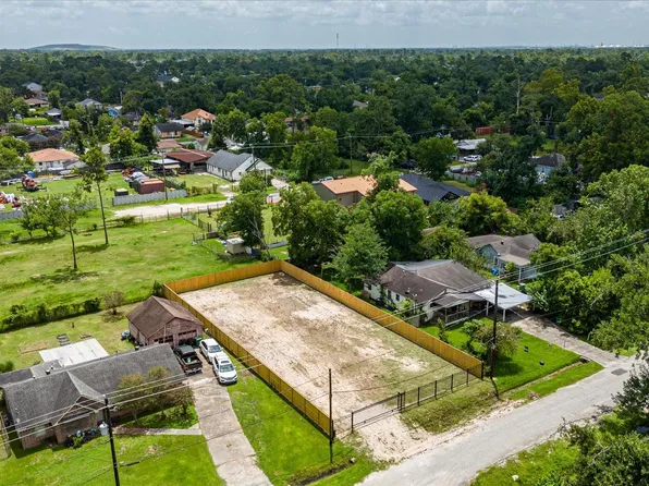 8706 Lawnridge St Lot 36, Houston, TX 77016