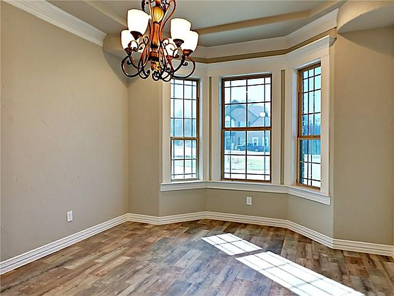 5th image of 2417 Waterstone Dr