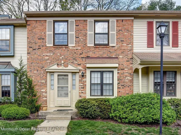 32 Balmoral Court, Aberdeen, NJ 07747