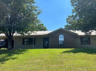 615 S 5th St, Glenwood, AR 71943