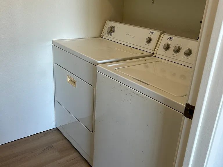 241 N State St #1 — Photo 9