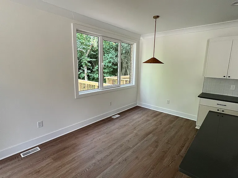 220 Nelson Ave — Photo 5
