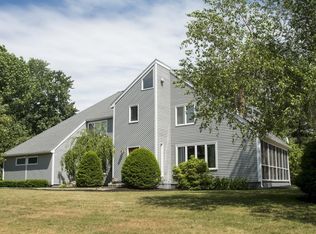 16 Camelot Cir, Dudley, MA 01571