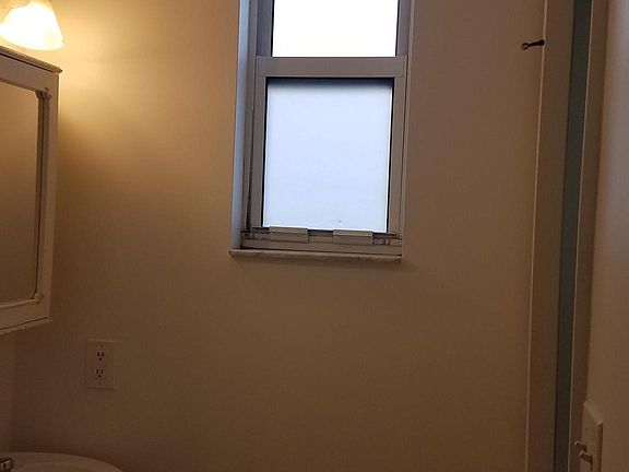 5th image of 137 N Federal Hwy APT 1
