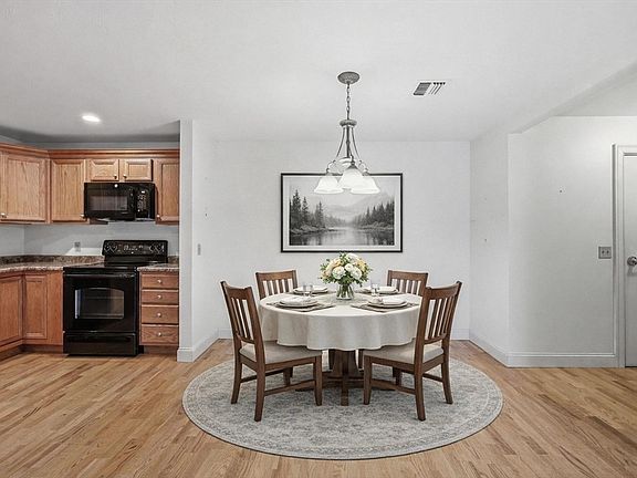 2nd image of 7 Crescent Way Unit 302