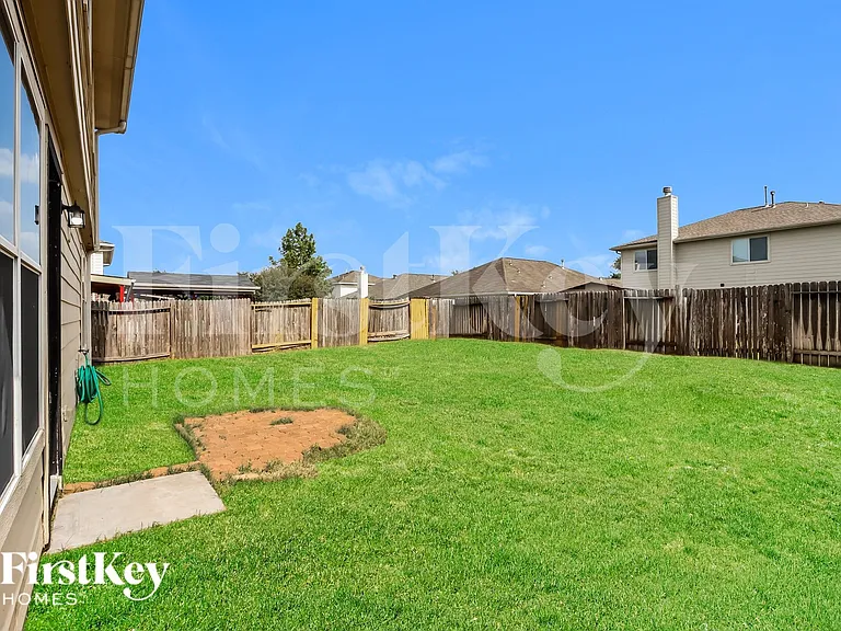 25339 Barmby Dr — Photo 14