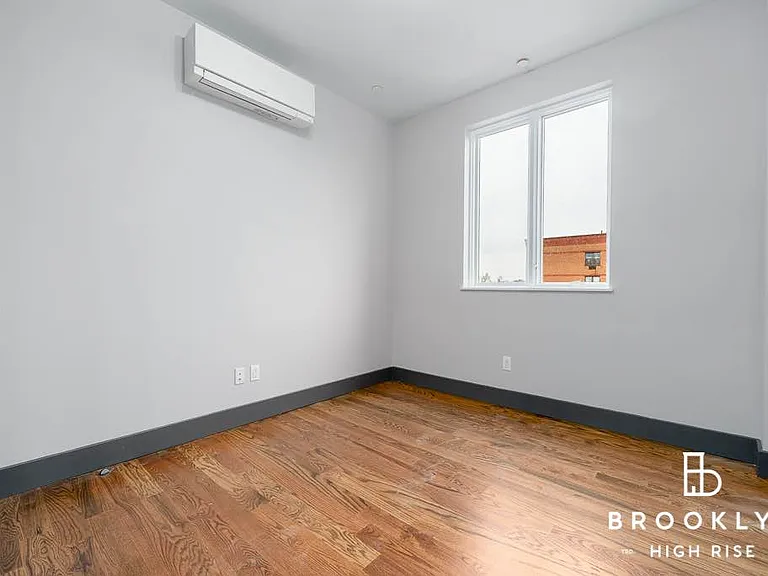1461 Gates Ave #4E — Photo 8