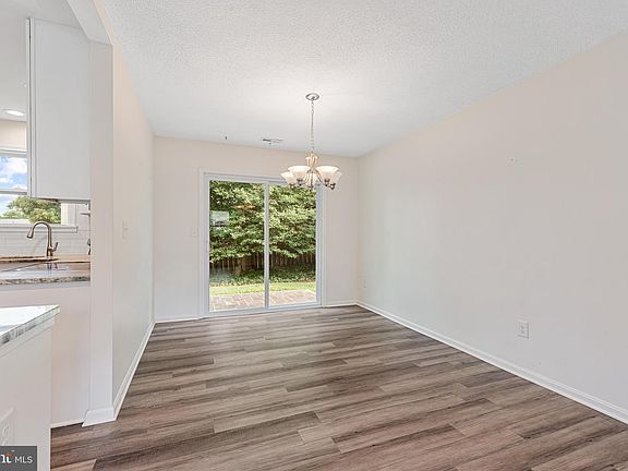 3rd image of 954 Seahorse Ct