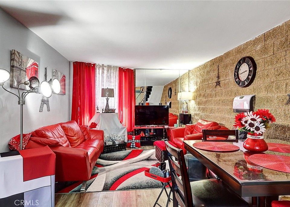 1st image of 240 W Queen St APT 9