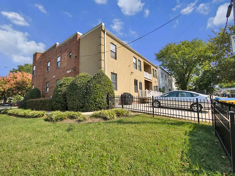 1301 Adams St NE #C — Photo 20