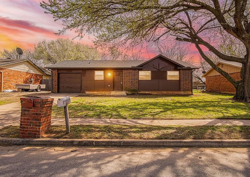 1st image of 704 Meadowlake Dr