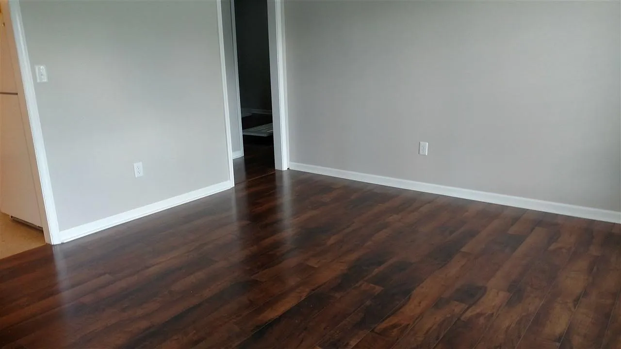 2 bed, 950 sqft, $1,250 — Photo 3