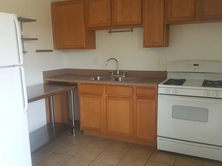 350 N Silverbell Rd #21 — Photo 3