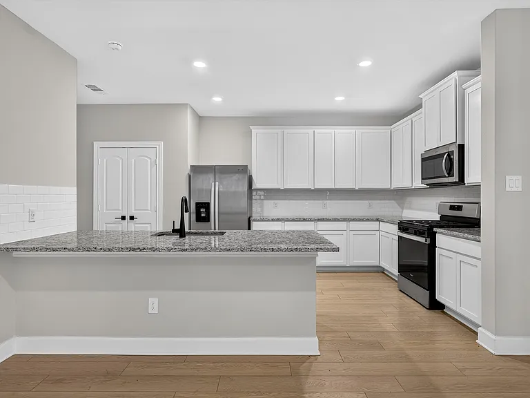 1309 Butler Ave — Photo 7
