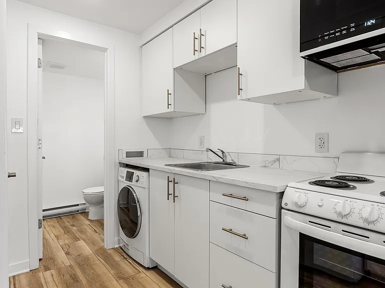11 Merton St #6 — Photo 5