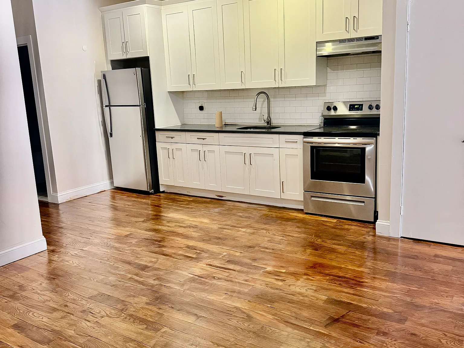 2 bed, 1100 sqft, $2,900 — Photo 1