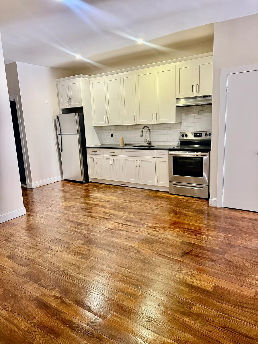 Building Photo - 4461 Park Ave #A