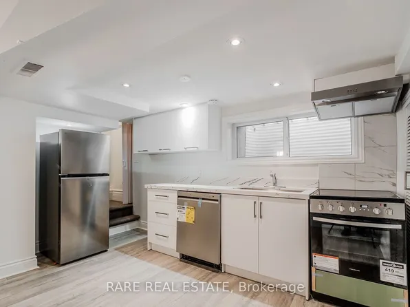 538 Roxton Rd, Toronto, ON M6G 3R4