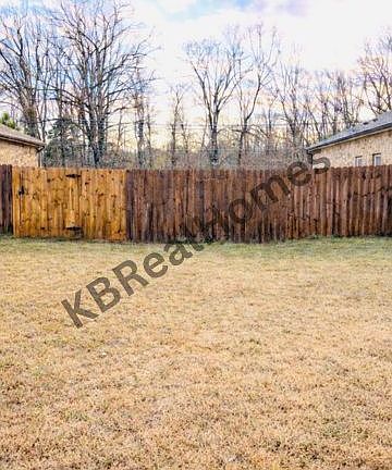 3rd image of 450 Lilly Dr