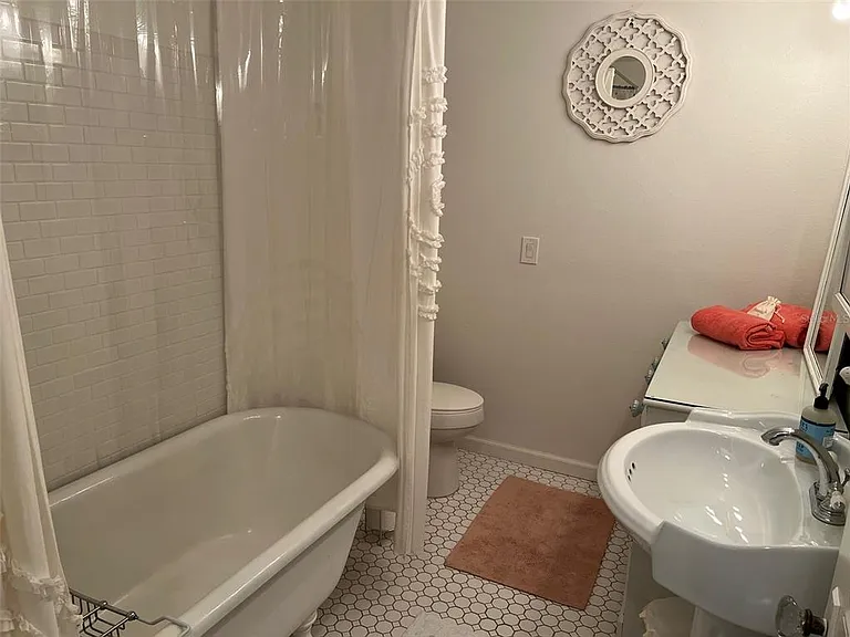 1626 New Point Comfort Rd — Photo 17