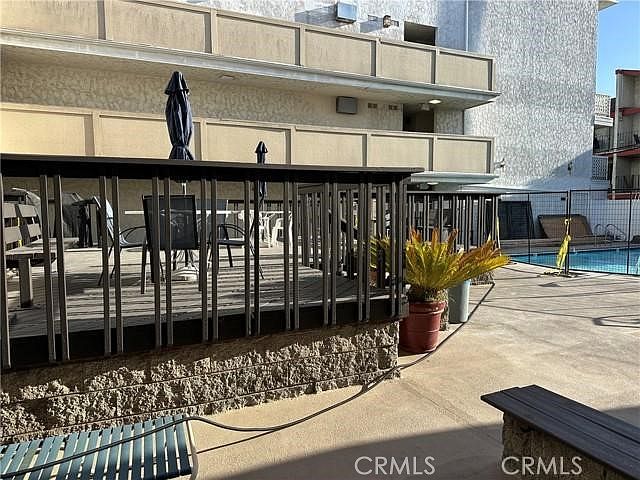 1st image of 3565 Linden Ave