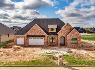 2228 W Sunset Dr, Mustang, OK 73064